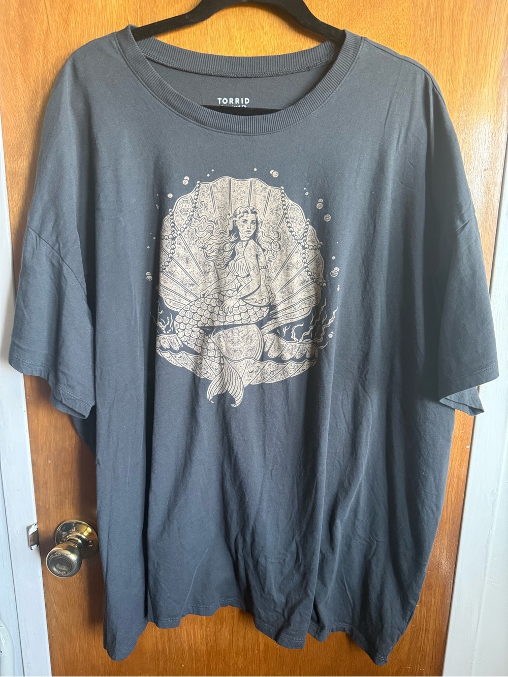 torrid Black Graphic Mermaid Short Sleeve Tee